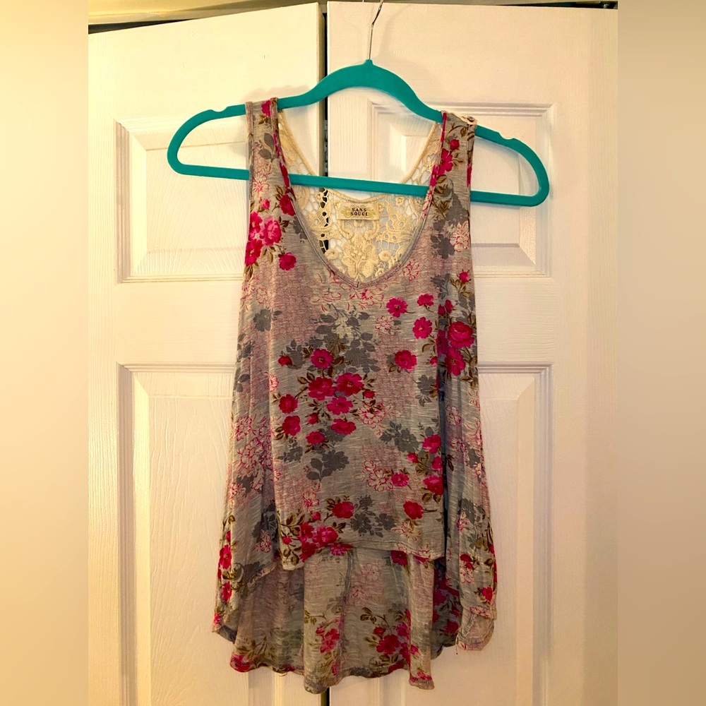 🌸Sans Souci Grey and Pink Floral Crochet Women’s Bohemian Tank- Size Small🌸